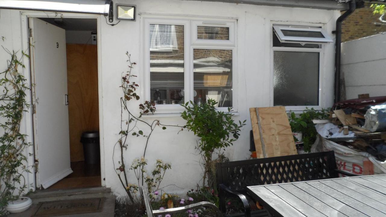 Apartment Bubblesbnb- Lovely 1 Bedroom Studio Flat London