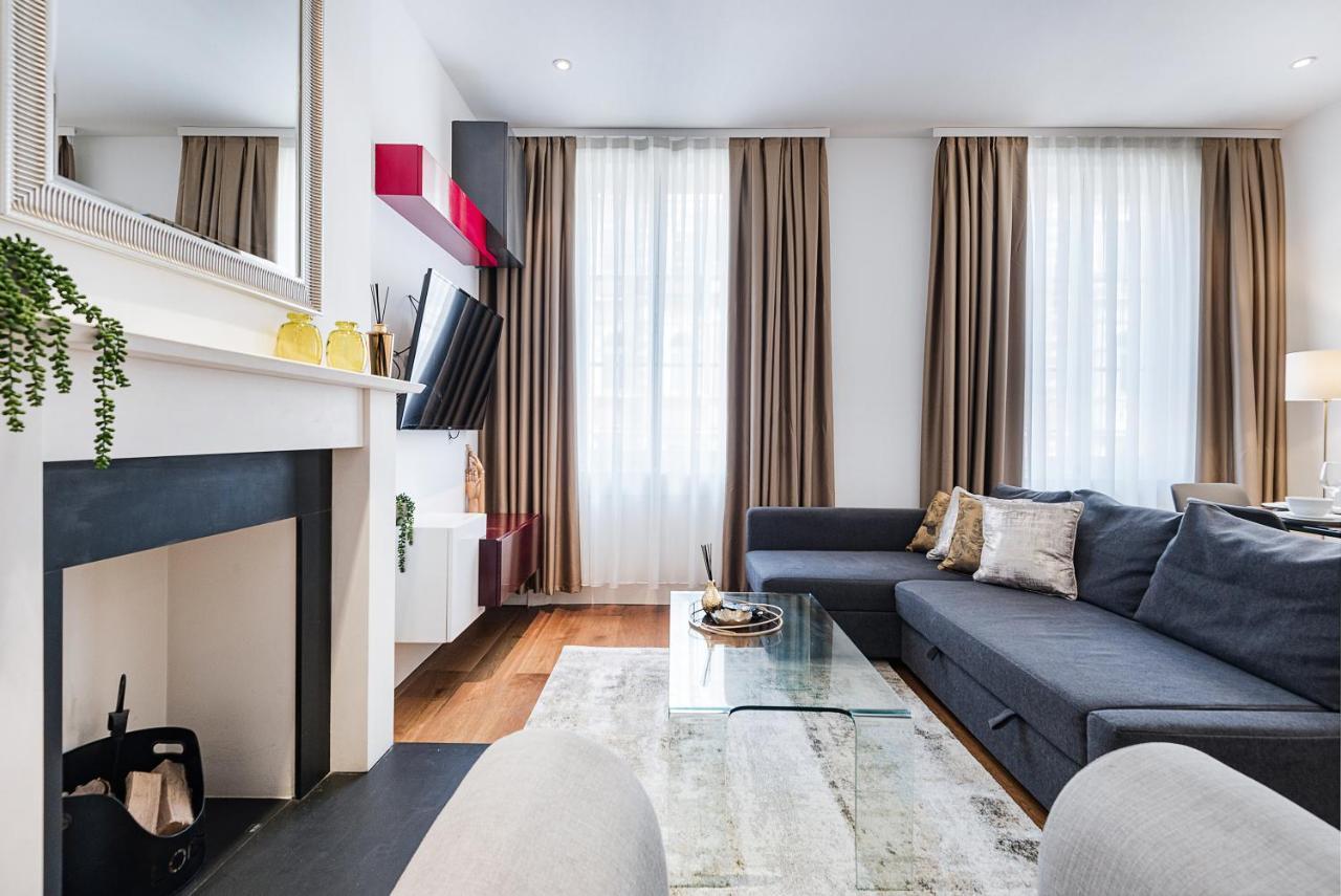 Modern Mayfair Apartment *
