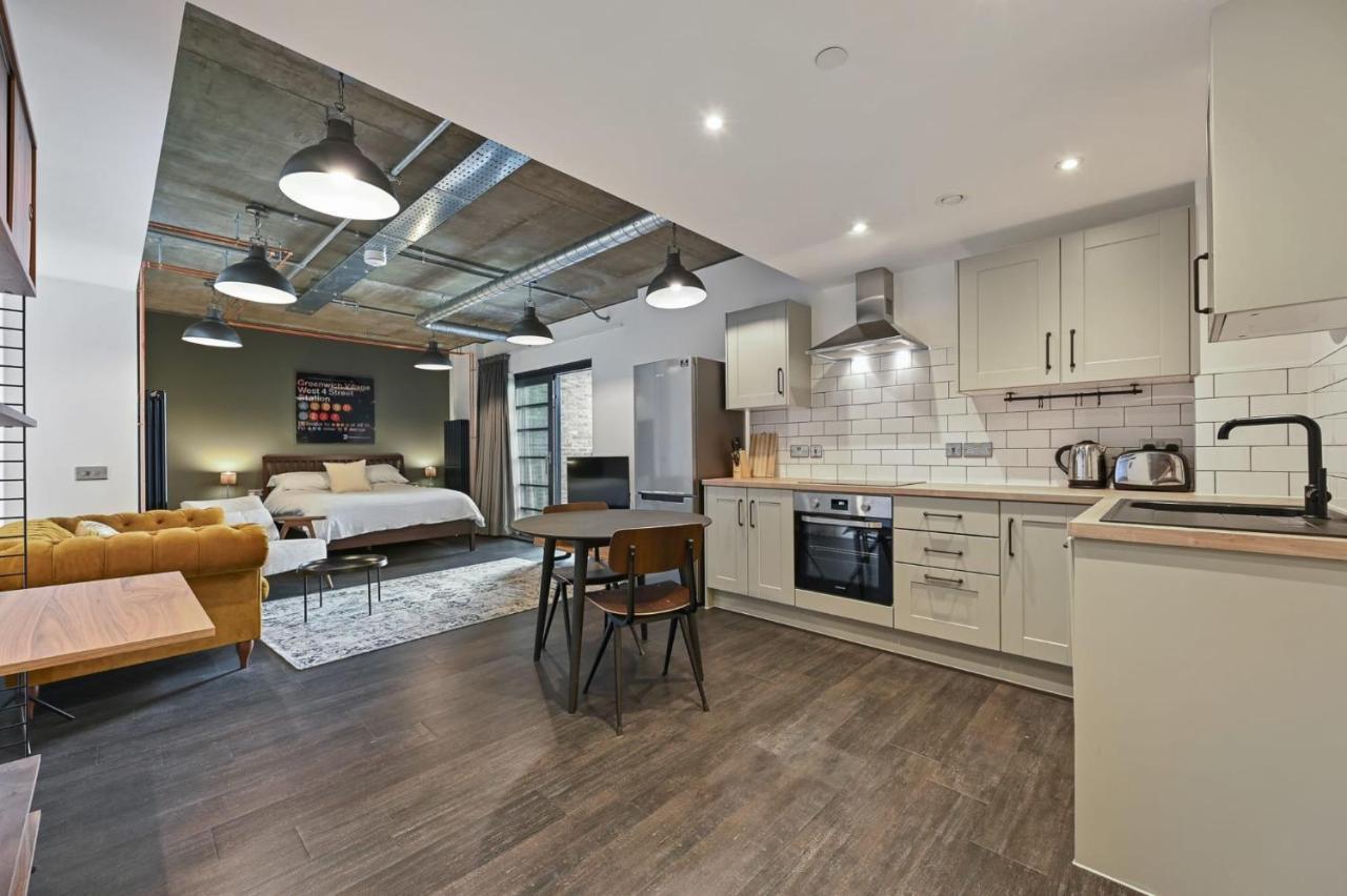 Modern And Chic At Ferrum Near Wembley Park Londres