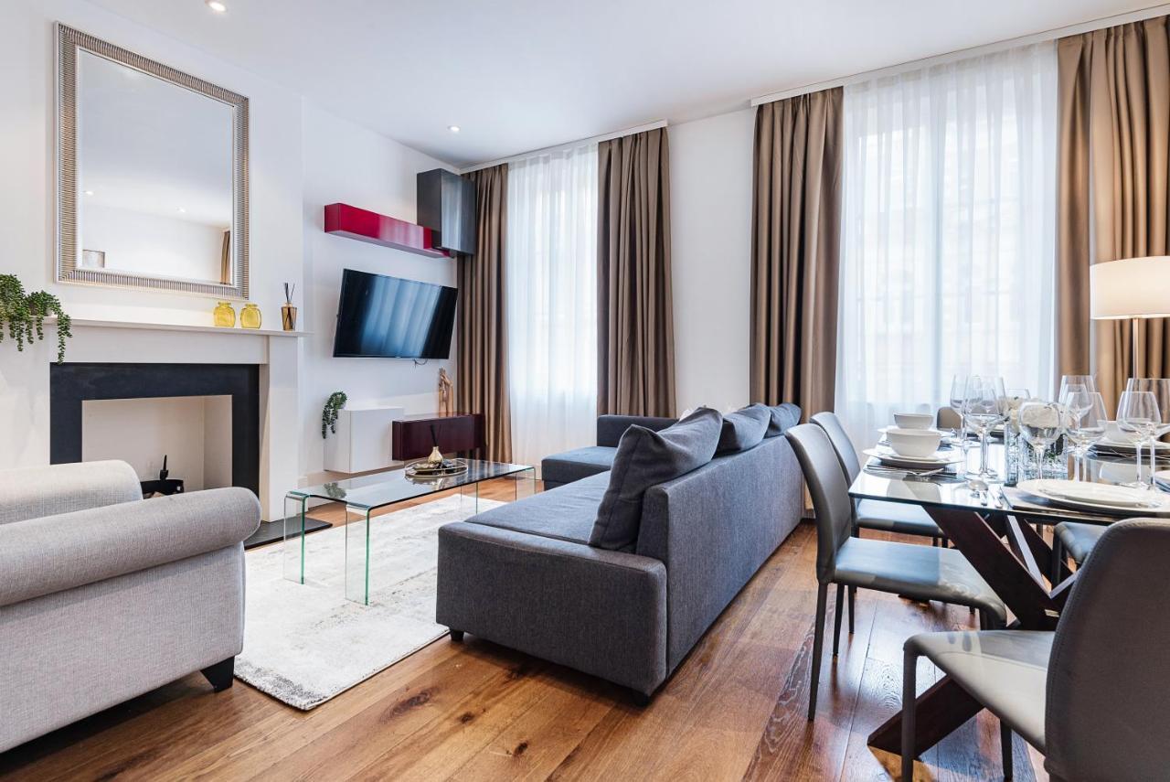 Modern Mayfair Apartment *