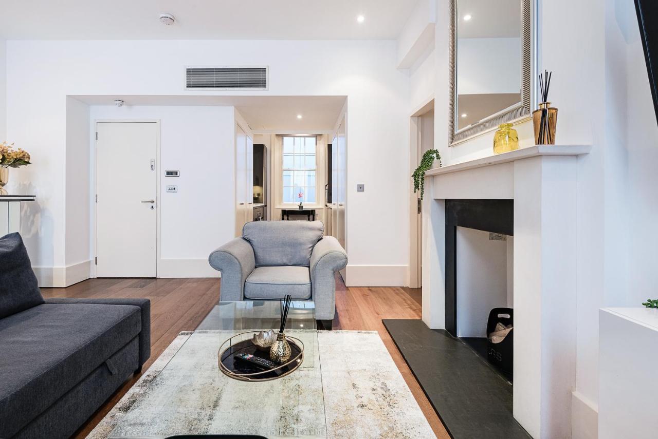 Modern Mayfair Apartment *