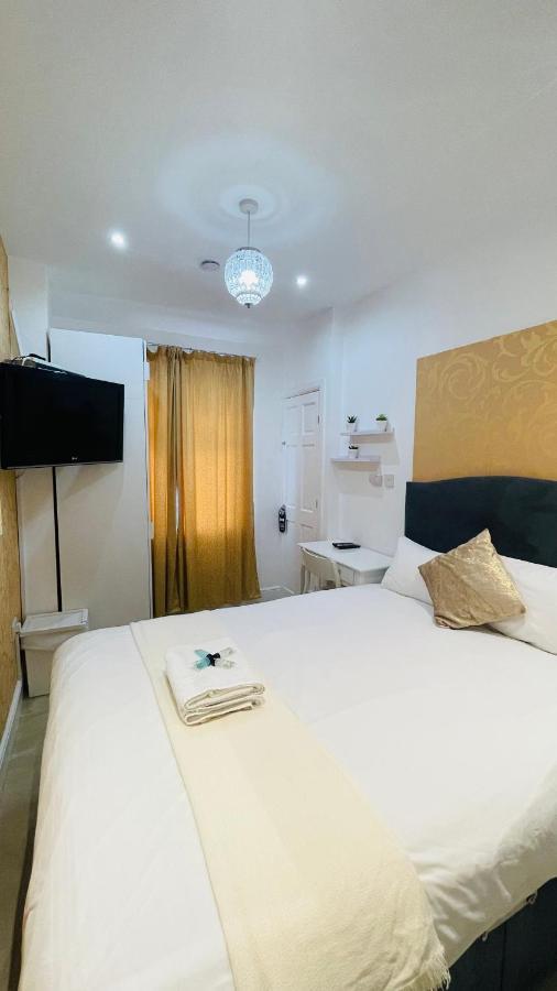 Guest house Mayday House *