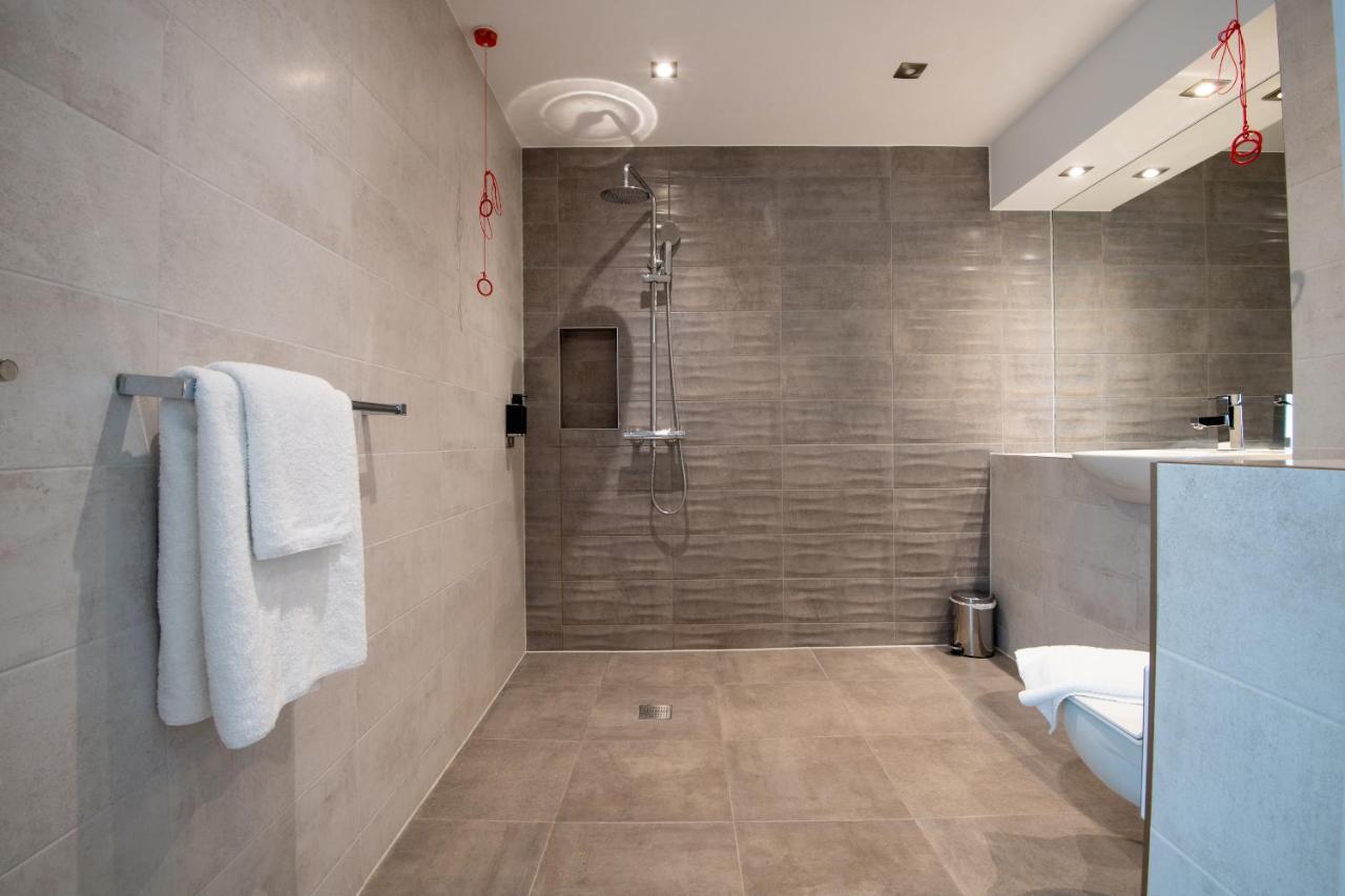 Roomzzz Stratford Apartahotel
