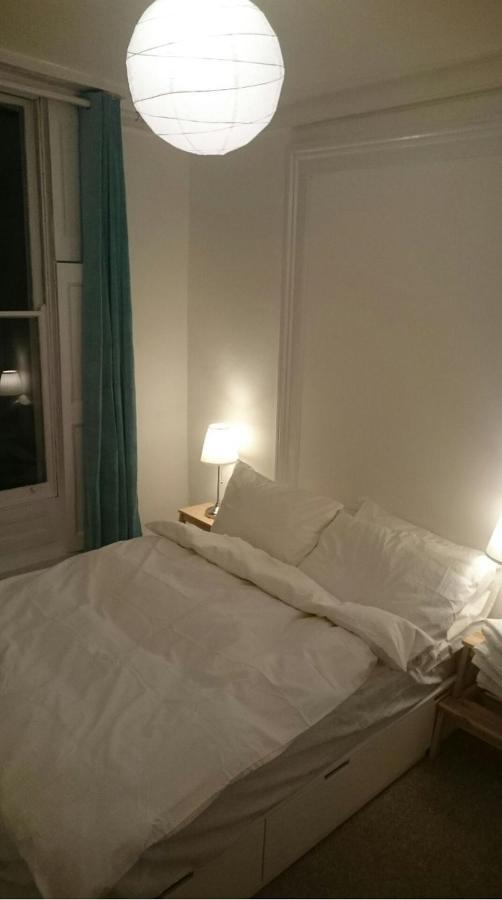 Apartment Flat. Georgian Terrace. Bright. London