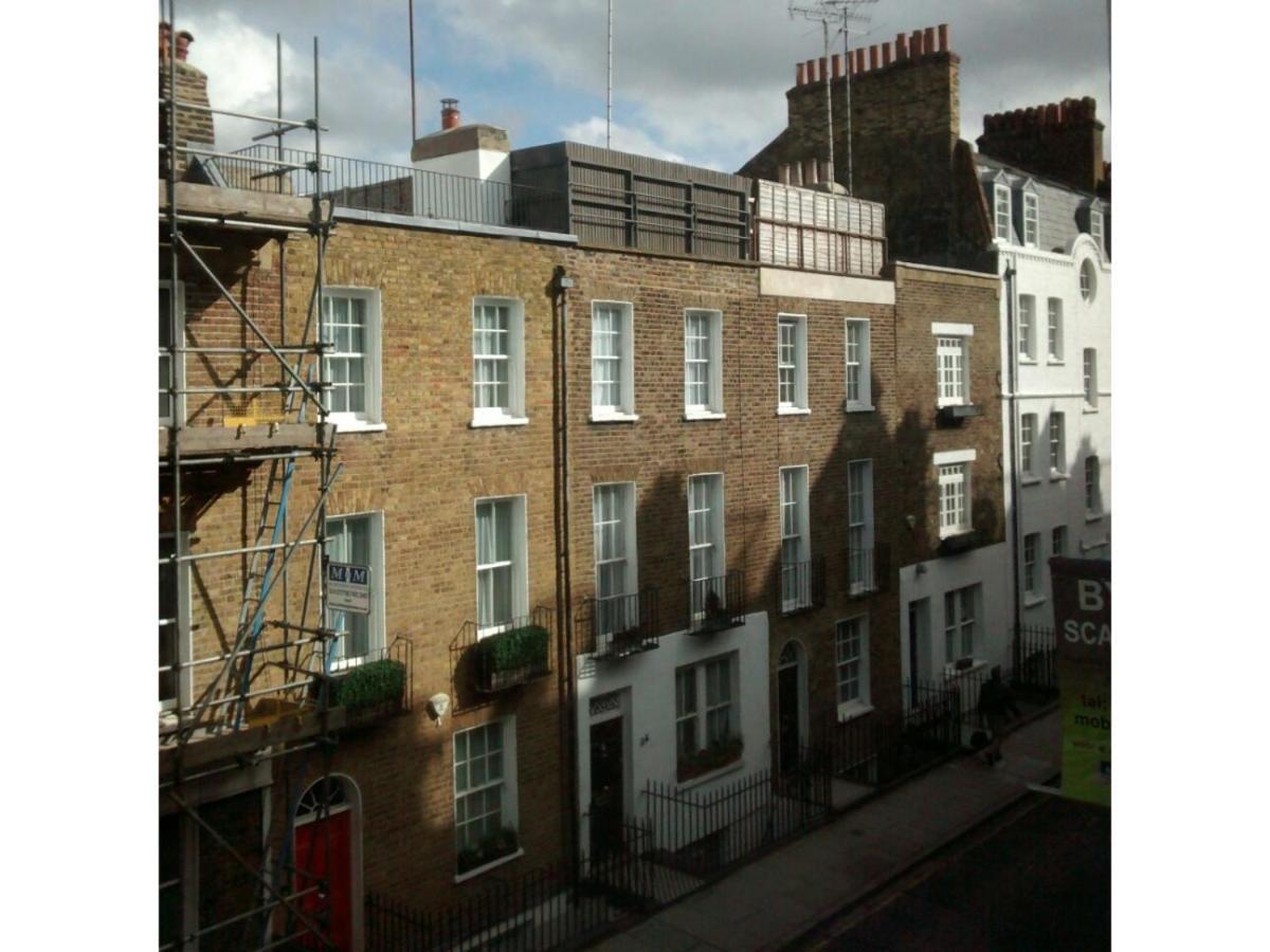 Flat. Georgian Terrace. Bright.
