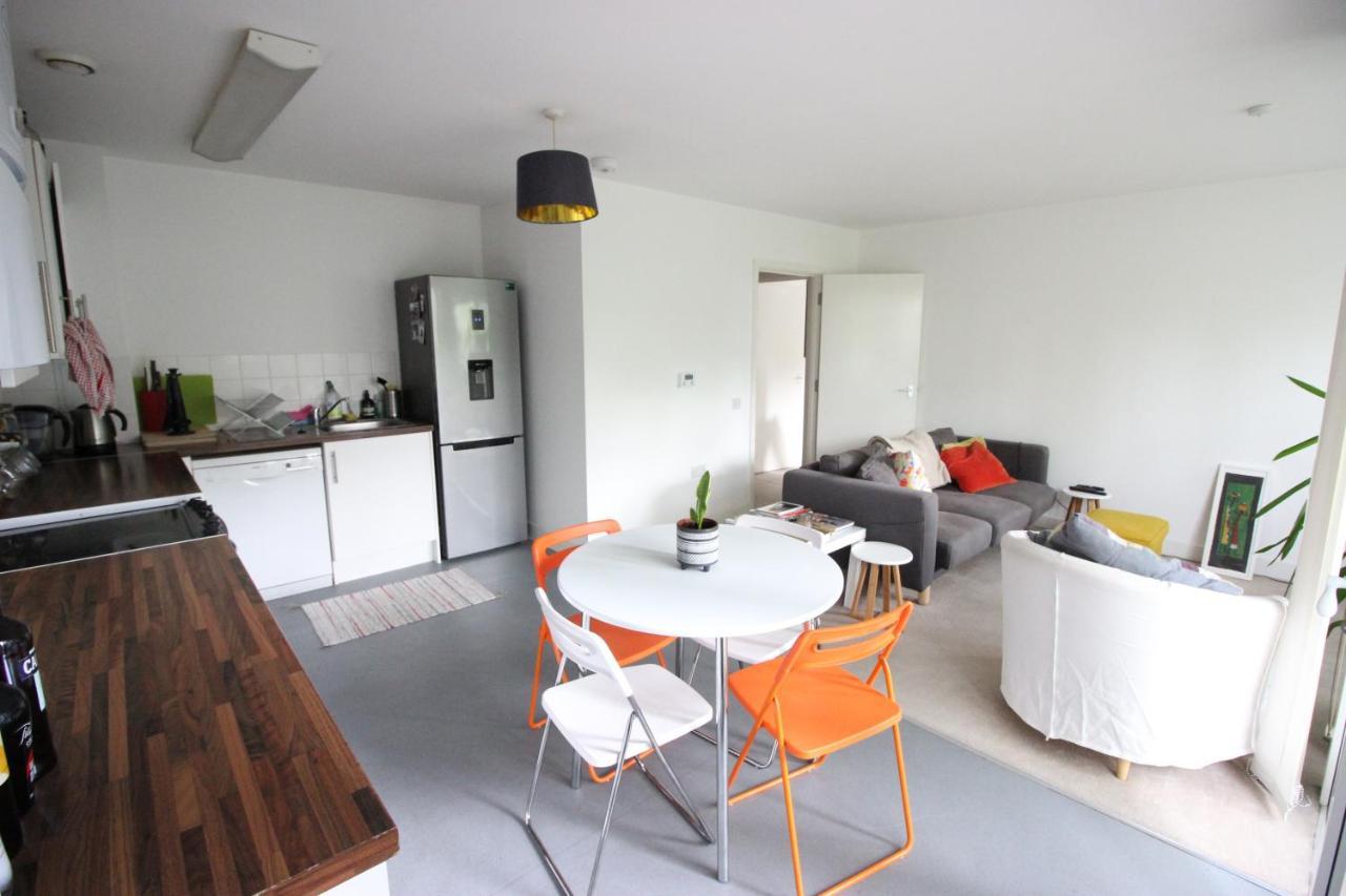 Spacious And Airy 1 Bedroom Flat - Great Location