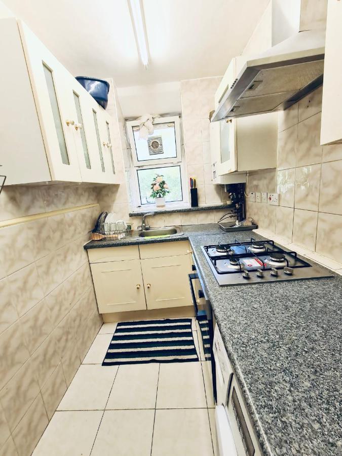 Stunning 3 Bedroom Flat In Stockwell