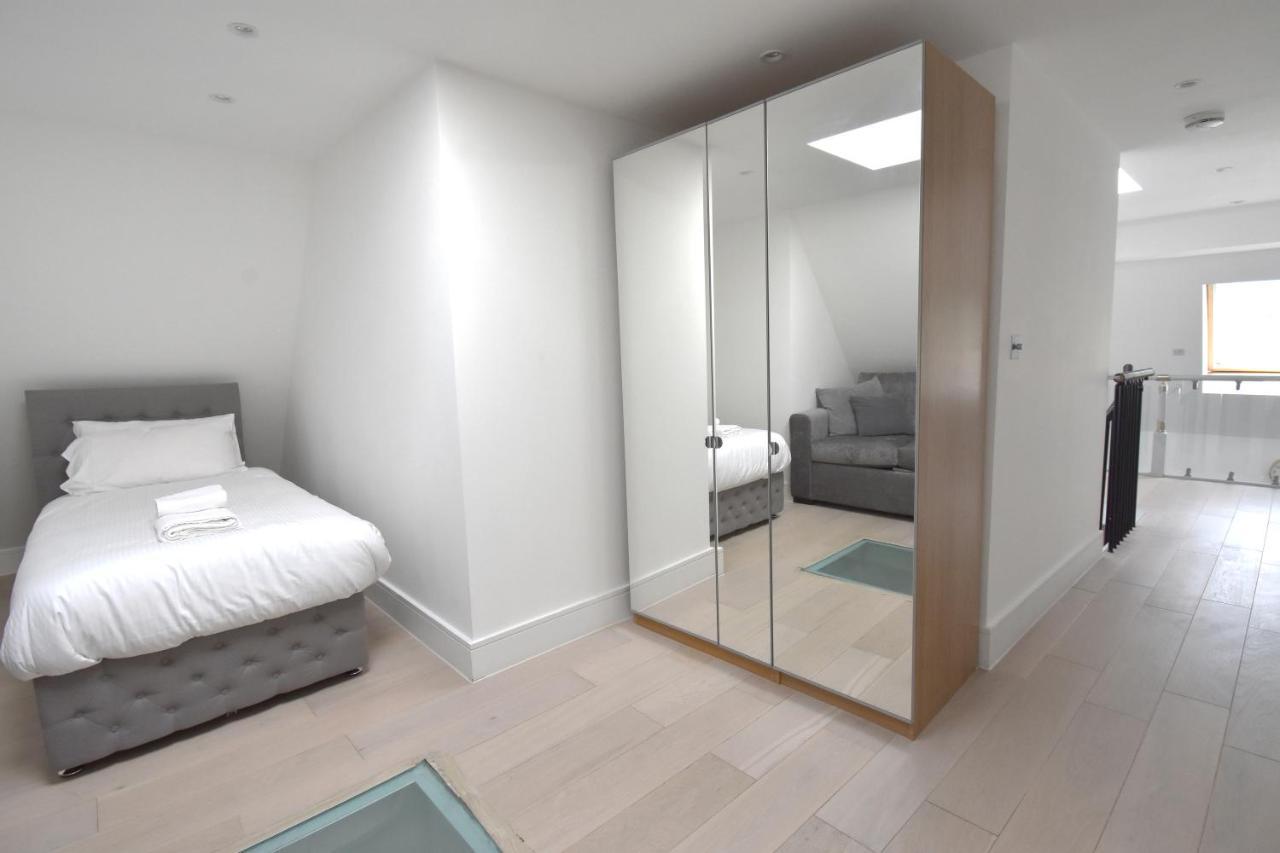 Northside Ealing Apartment *