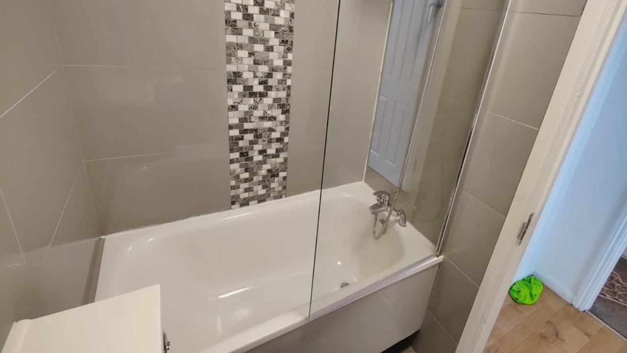 Spacious 3 Bed Flat Near Liverpool Street, Spitalfields Leilighet London
