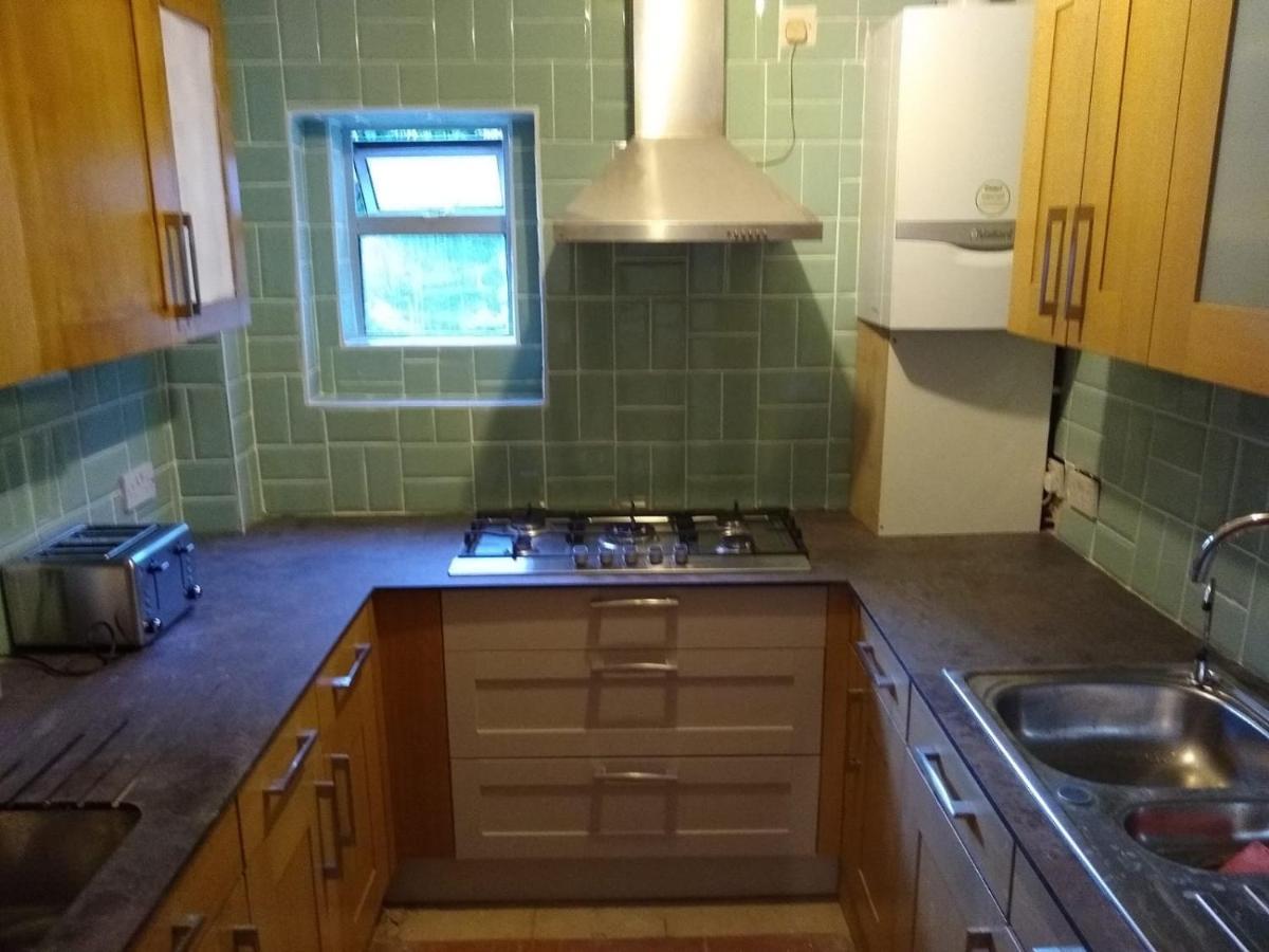 Gjestgiverier Acton Roomz London