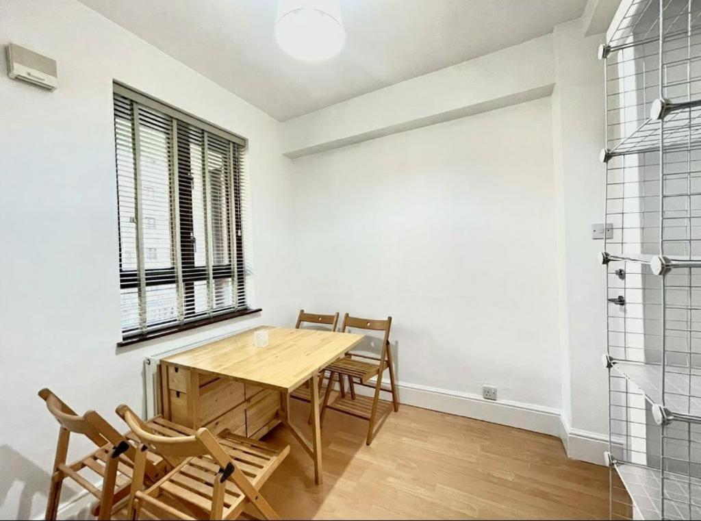 Private Cosy 3 Bedroom In Kings Cross Apartment *