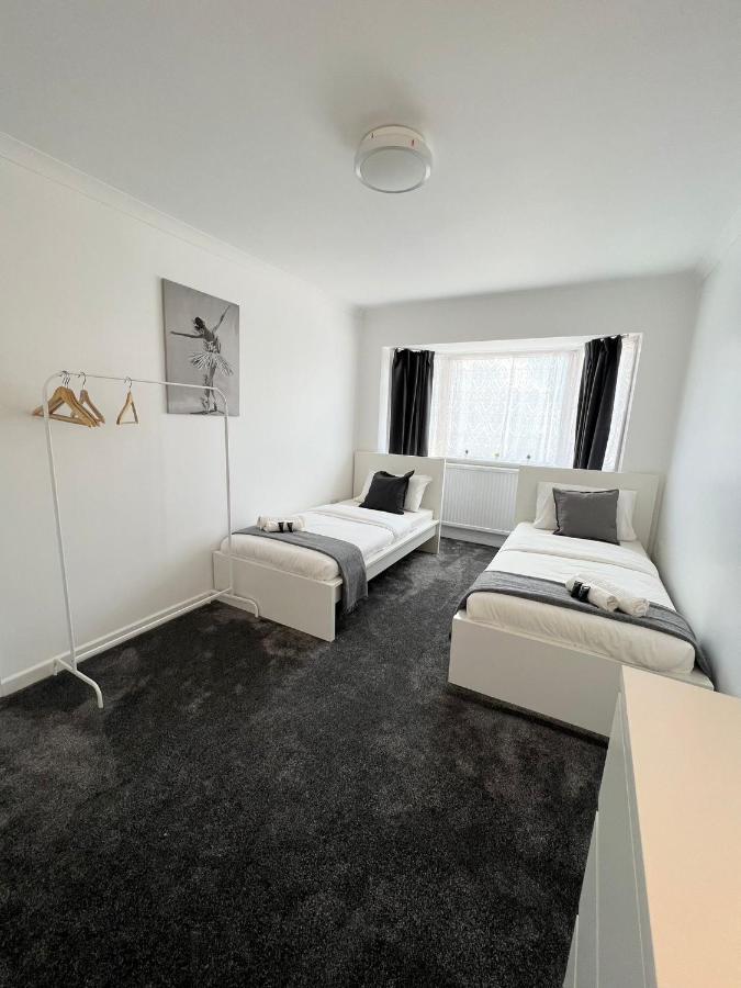Stunning Flat In Greater Guest house London