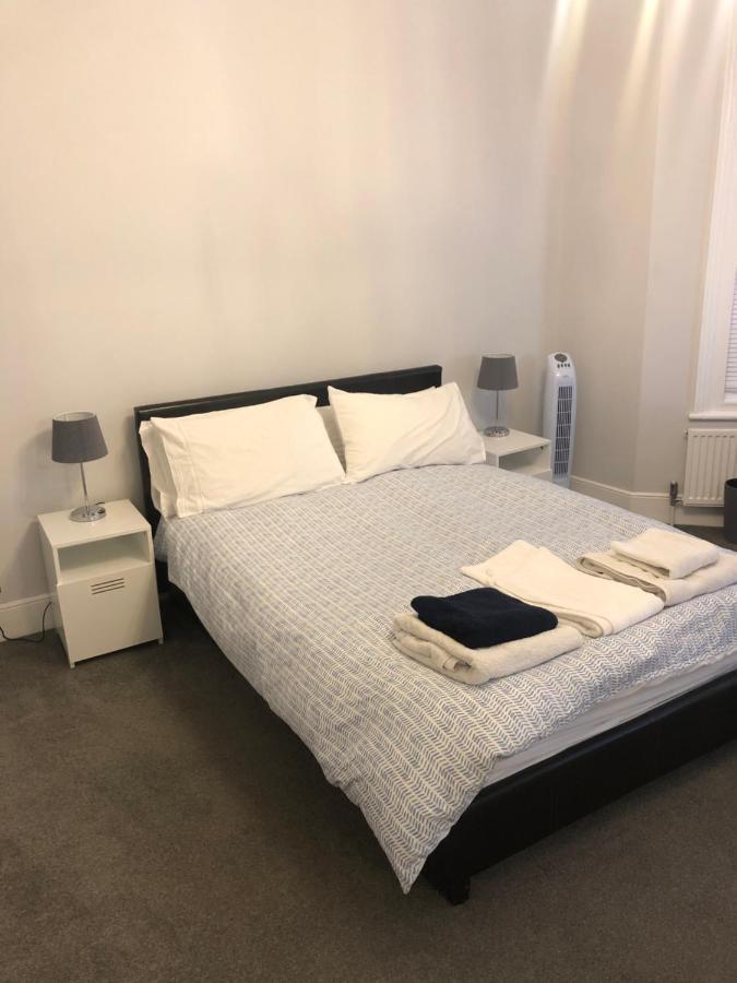Apartamento Great 4 Bedroom In Tooting Londres