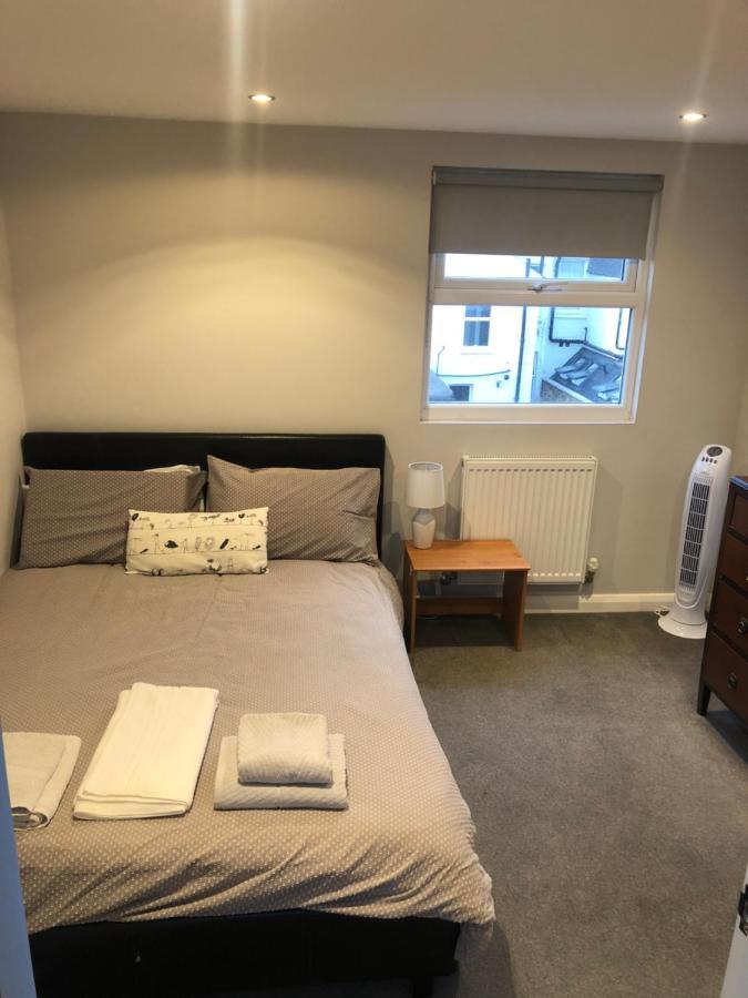 Apartamento Great 4 Bedroom In Tooting Londres