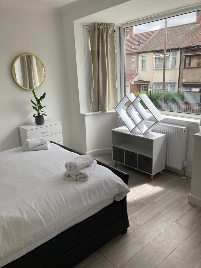 Vakantiehuis Gresham - Close To Excel, Contractors, Relocators, Paid Parking