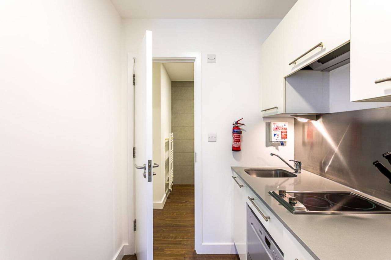 Chamber Street 12 Apartment London