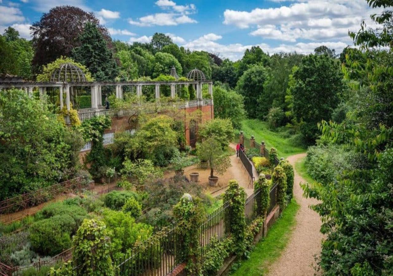 Pensión Charming For Students Only, Cricklewood Lane - Sk