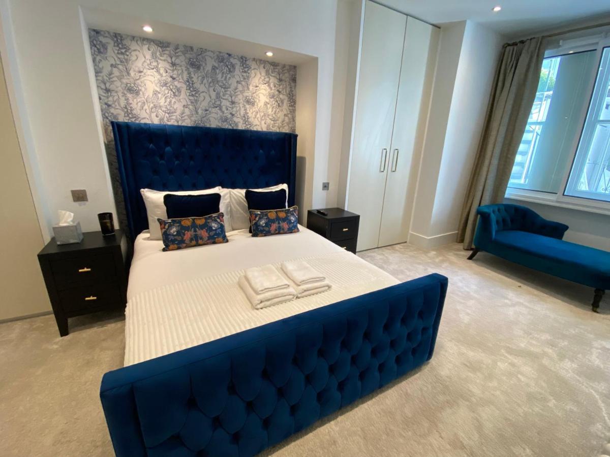 Modern Luxurious 3 Bed Flat With Private Garden & Bbq London
