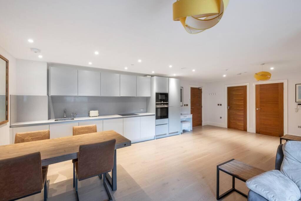 Stylish 2 Bed 2 Bath In Highgate & Free Parking Londres