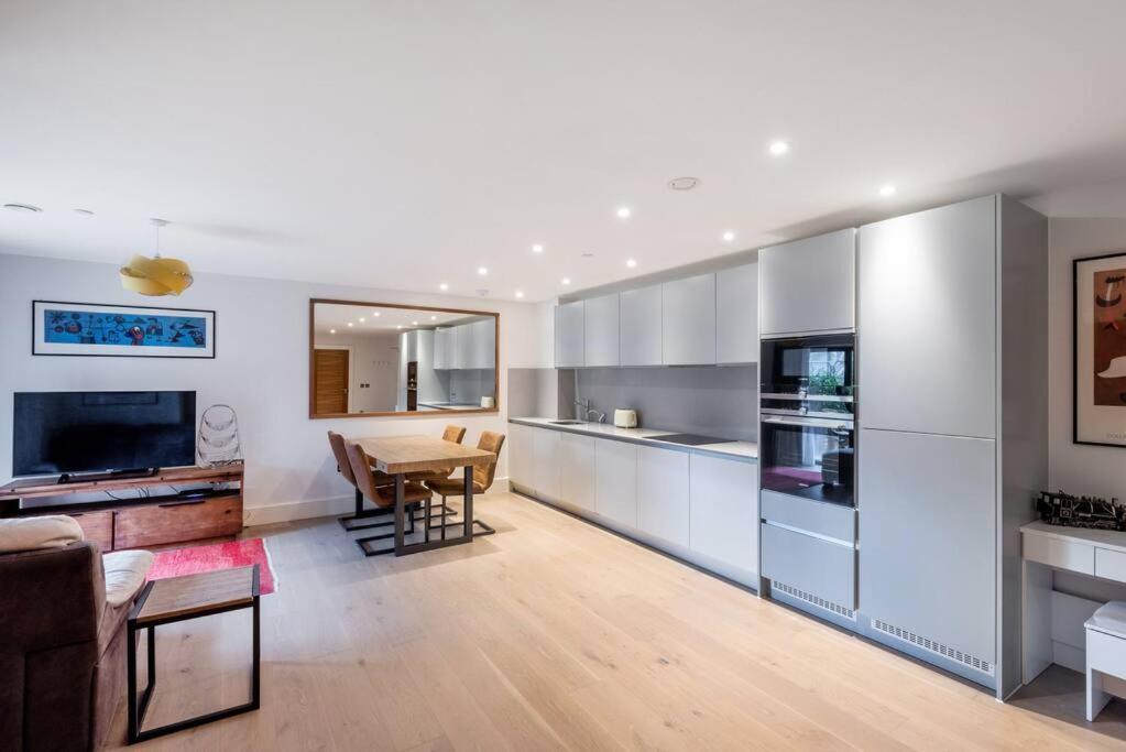Stylish 2 Bed 2 Bath In Highgate & Free Parking * Londres