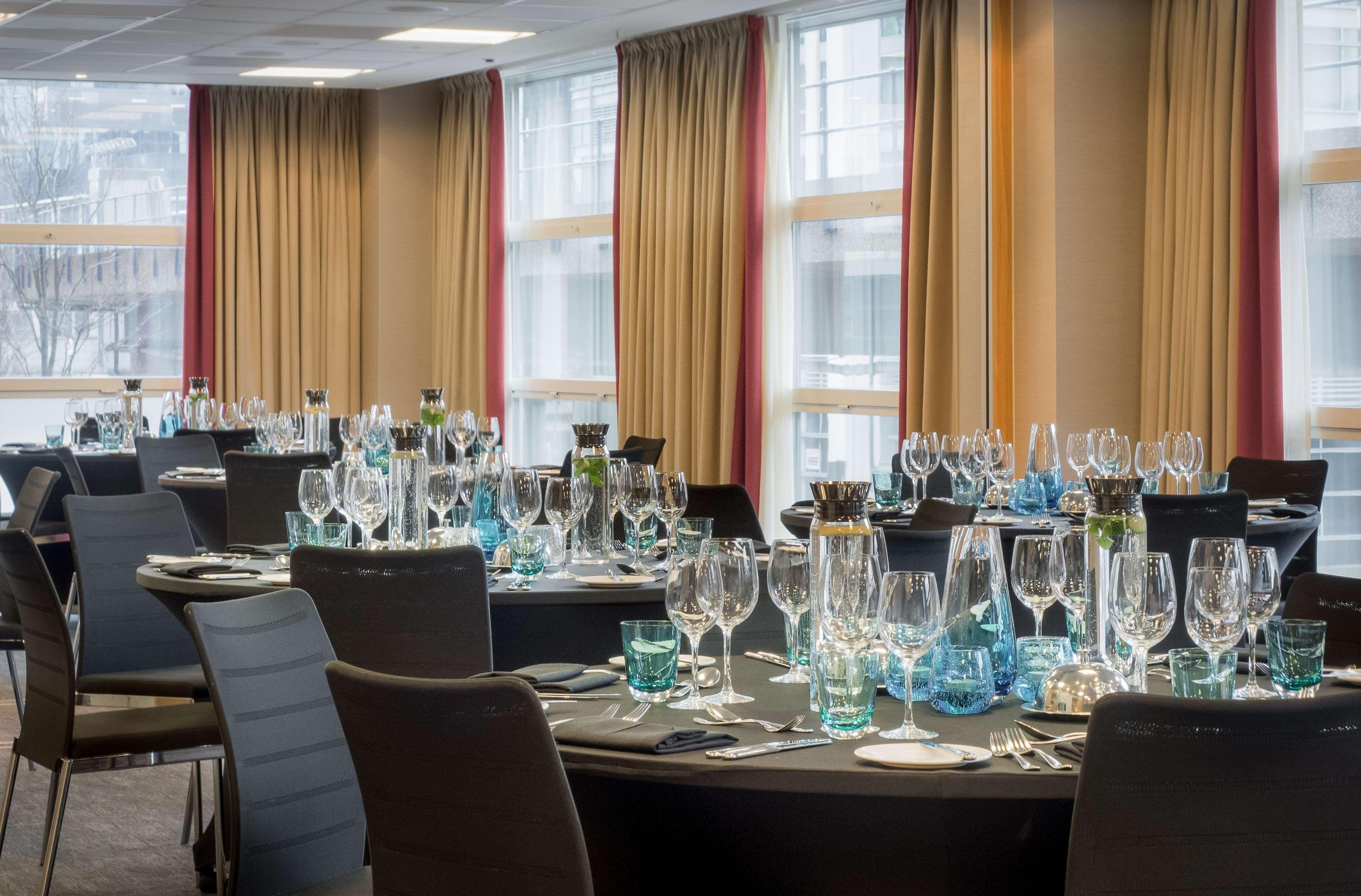 Hotel Hilton Canary Wharf 4*