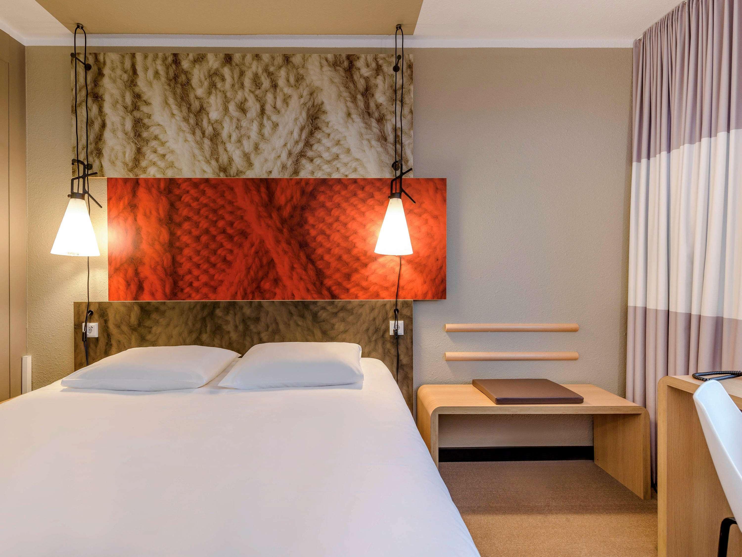 Ibis Docklands Canary Wharf Hotel 3*