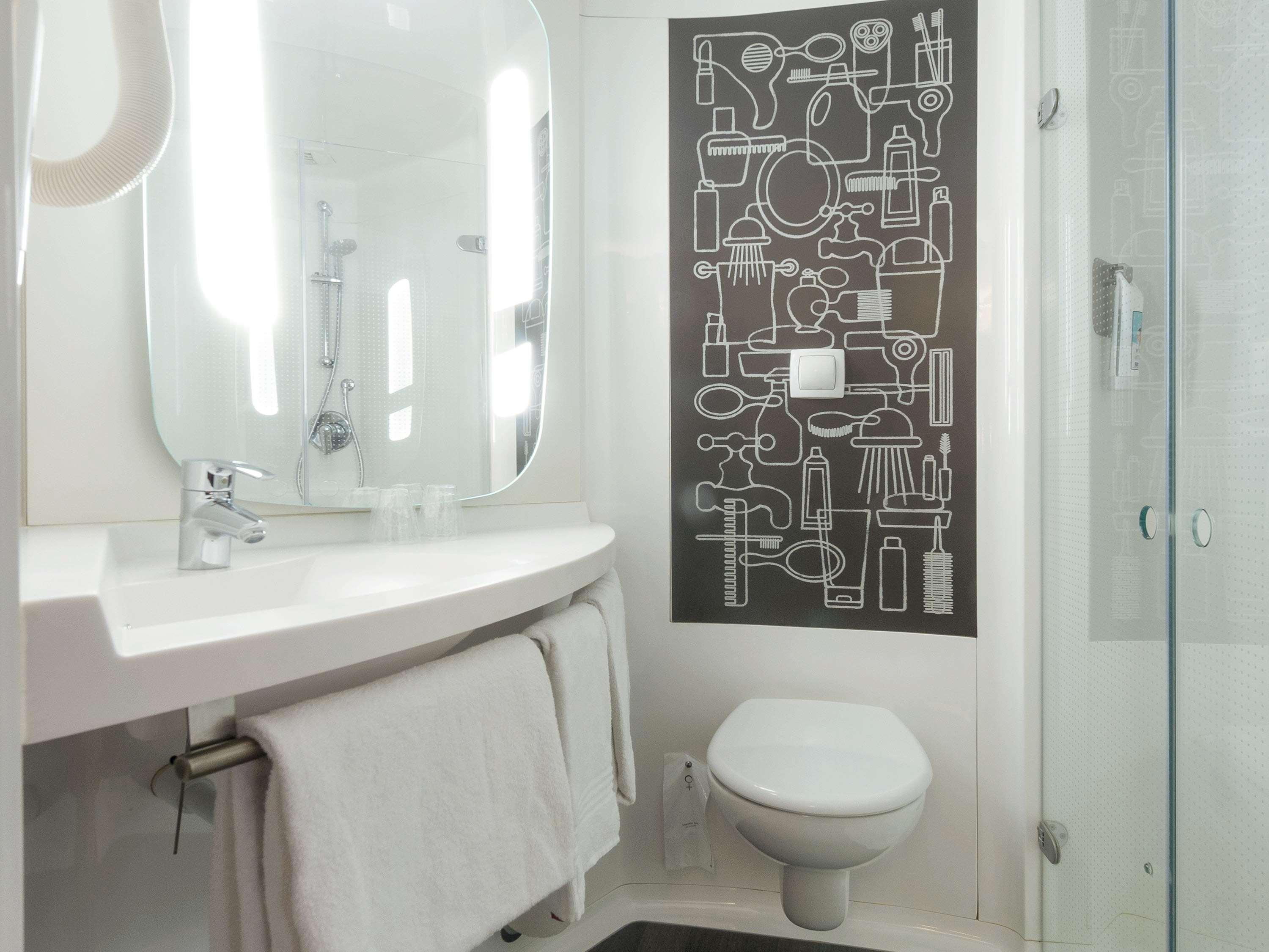 Ibis Docklands Canary Wharf Hotel 3*