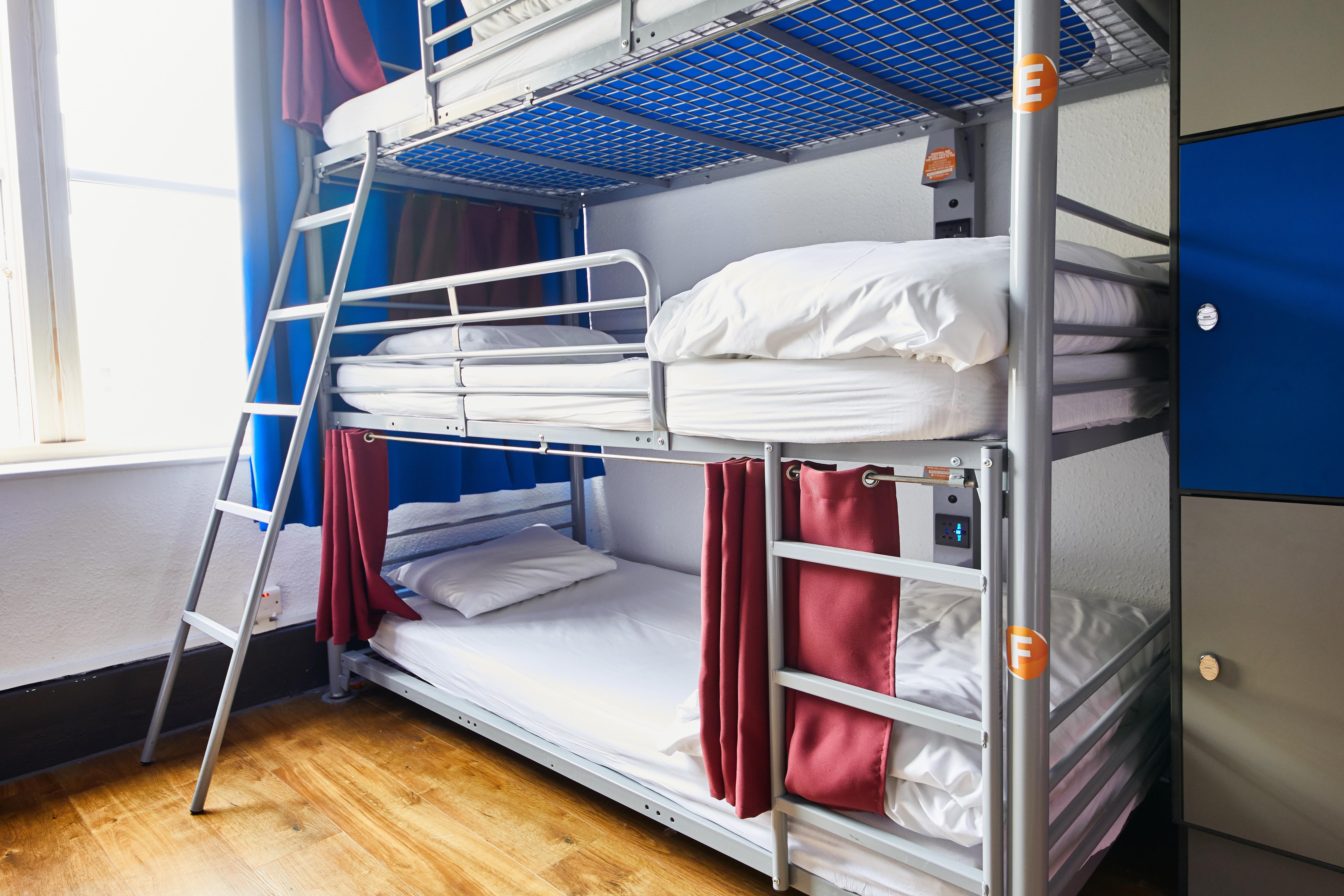 St Christopher's Bridge - The Village Hostel *