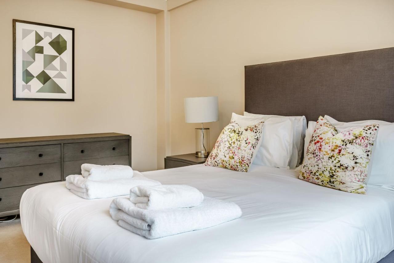 Hill Street Mayfair Apartment *