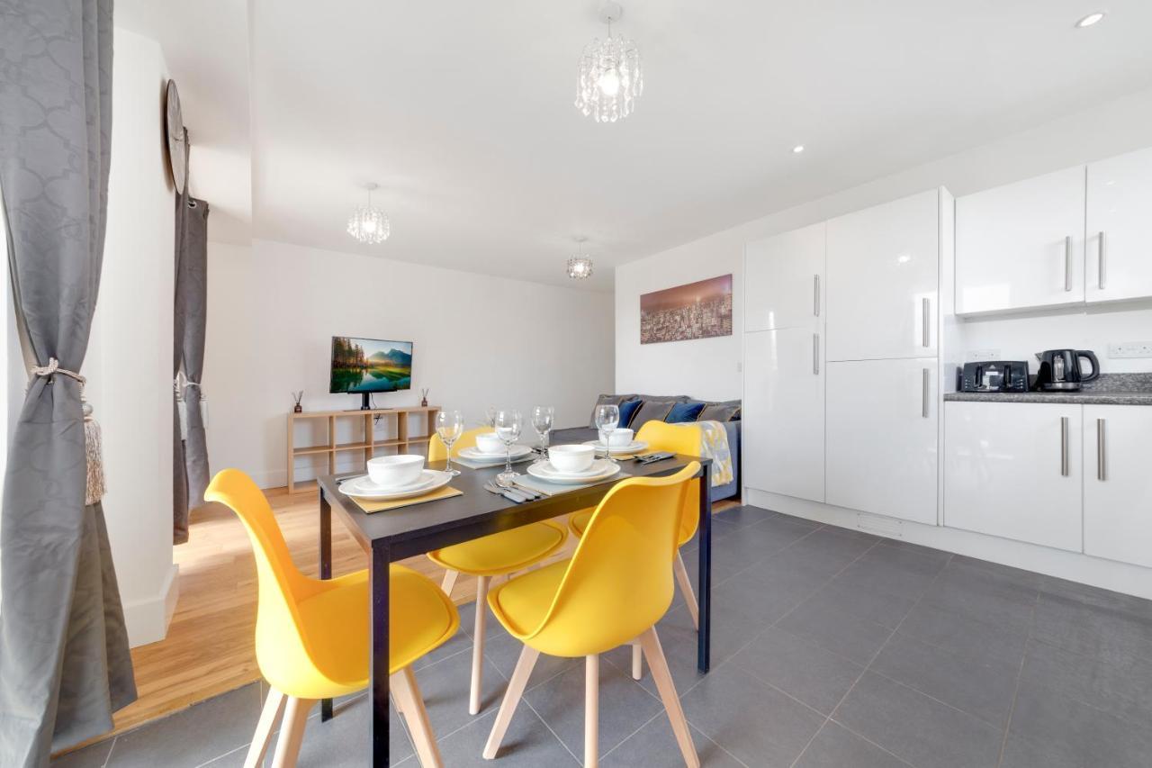 Flourish - Mulberry House - Tottenham * Londen