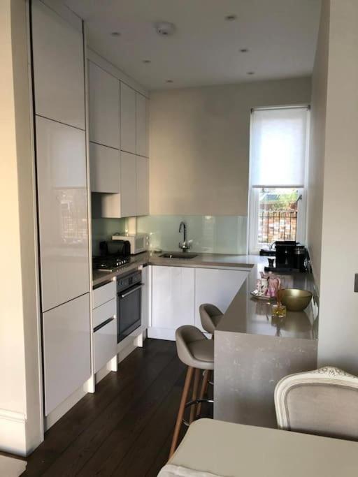 Leilighet Stylish 3-bedroom Flat In Kensington London