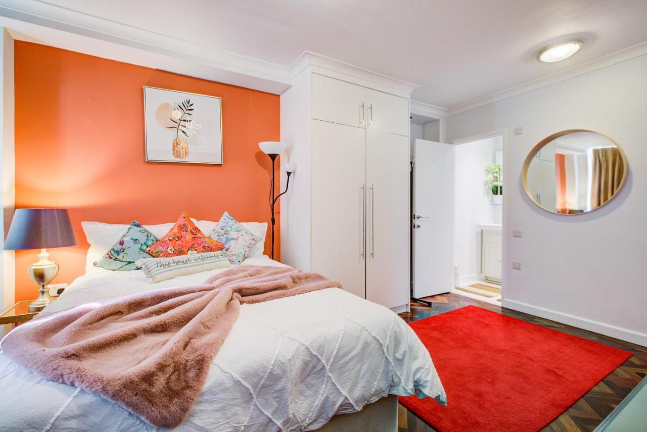 3-bedroom, 3-baths In Super Posh Marylebone, Central London, W1 Apartment London