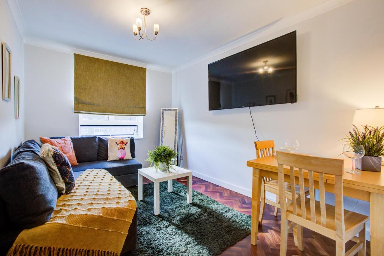 Apartment 3-bedroom, 3-baths In Super Posh Marylebone, Central London, W1 *
