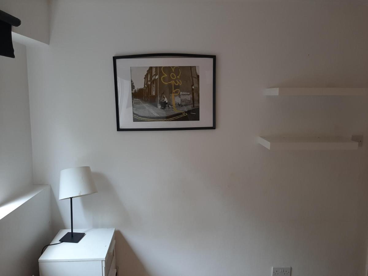 Bright Double Bedroom Vandrerhjem