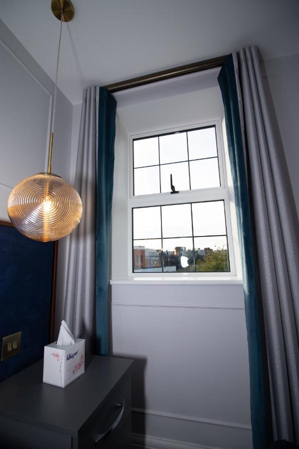 Hotell Three Falcons London