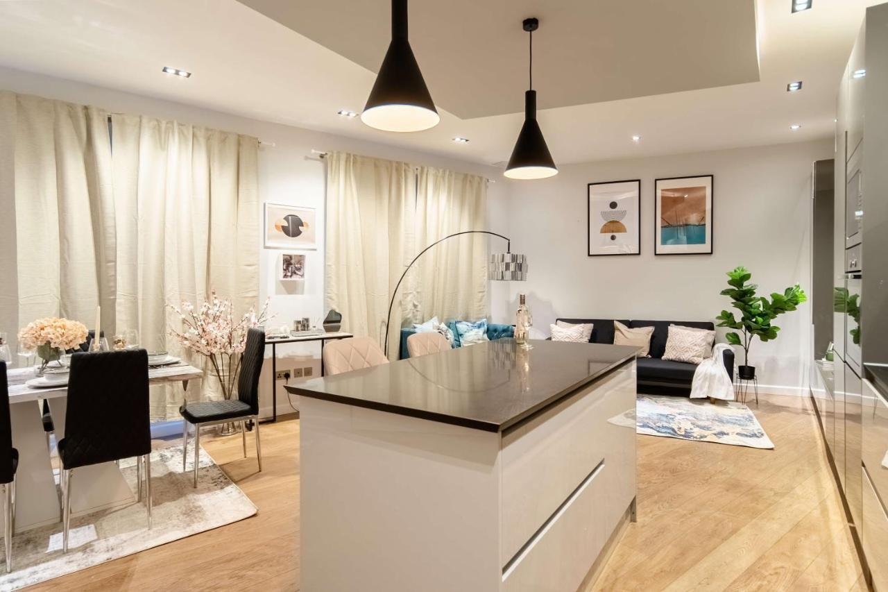 Сasa de vacaciones Stunning Camden House With Private Terrace & Free Parking Londres