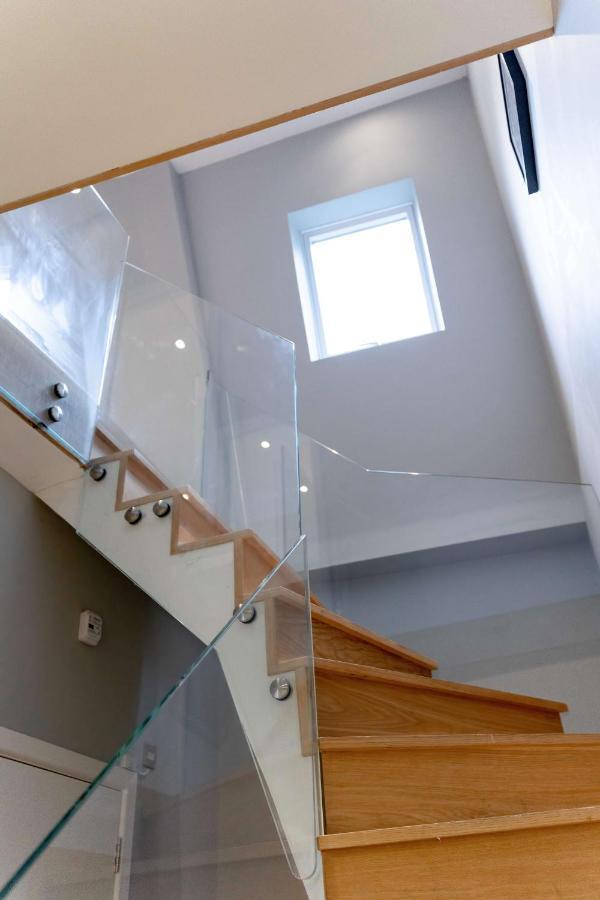 Stunning Camden House With Private Terrace & Free Parking Сasa de vacaciones Londres