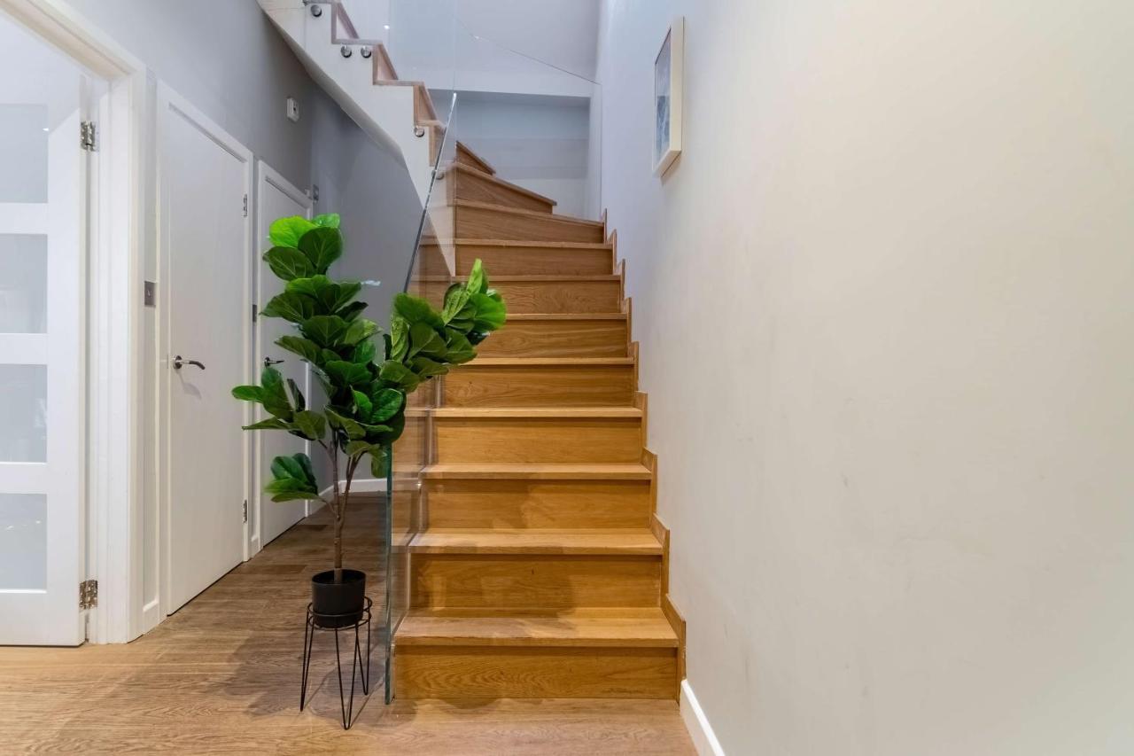 Stunning Camden House With Private Terrace & Free Parking Сasa de vacaciones