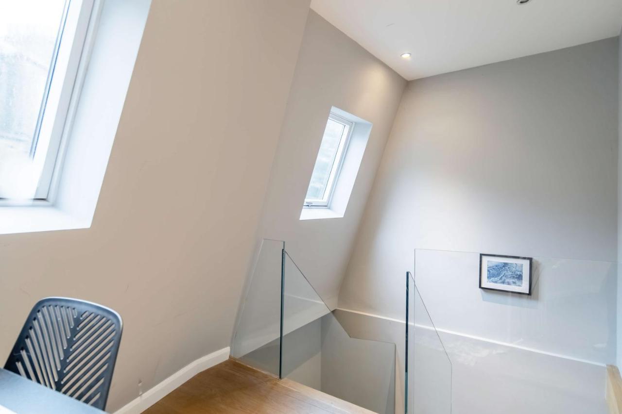 Stunning Camden House With Private Terrace & Free Parking Сasa de vacaciones Londres