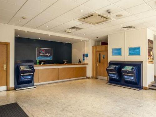 Travelodge Farringdon 3*