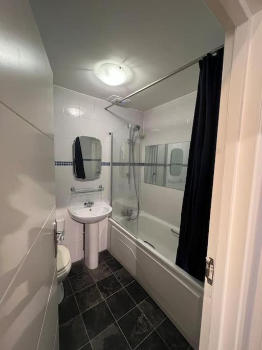 Lovely 1 Bedroom In West Kensington Appartement
