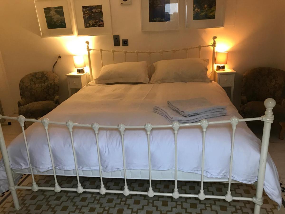 Apartment 3 Bed Lovely Garden Flat Wandsworth London