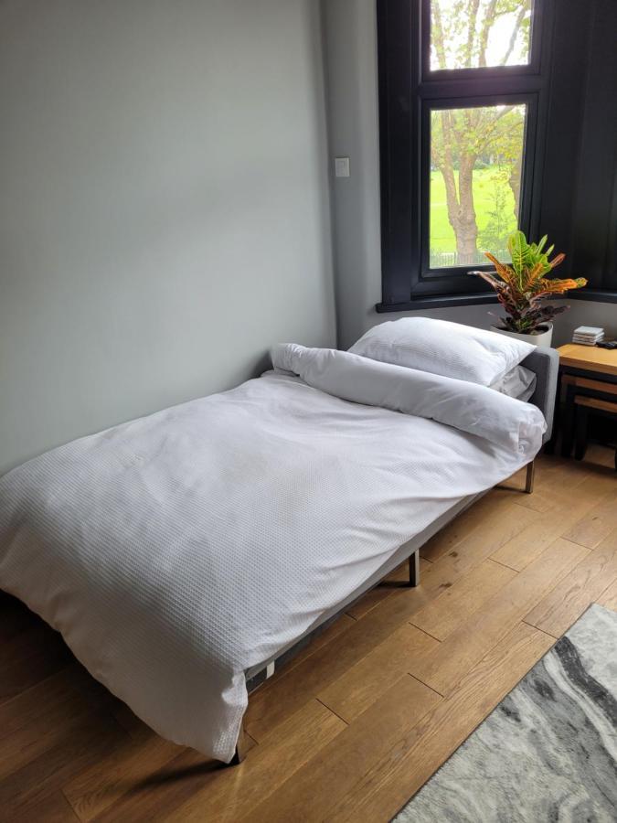 Arsenal And Tottenham Double Bedroom Londen