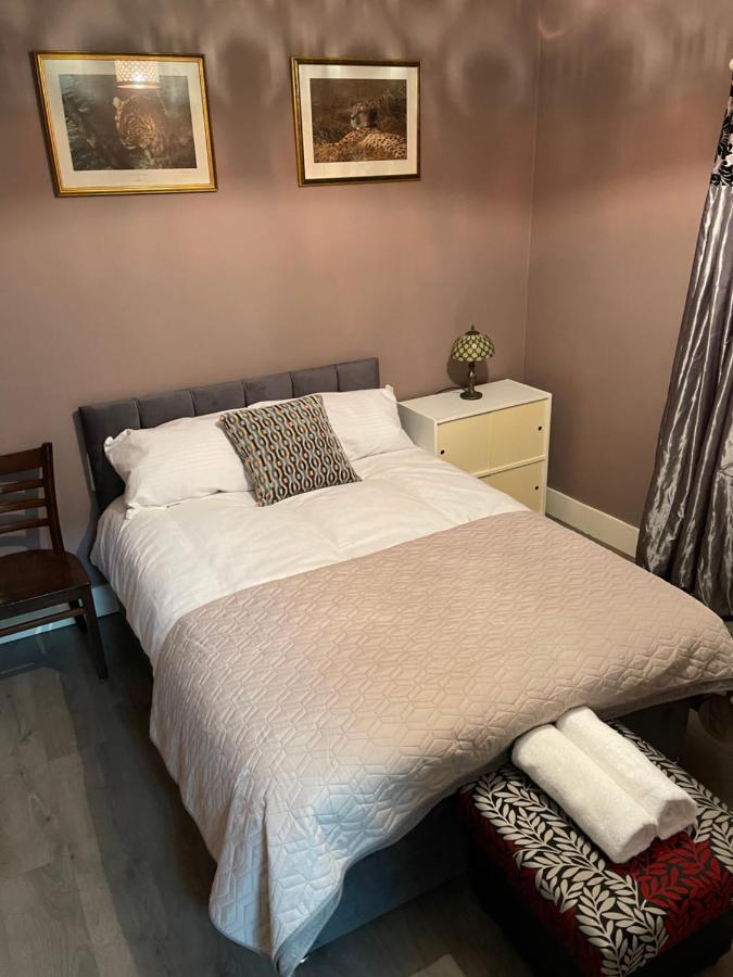 Hotel Crown & Sceptre London