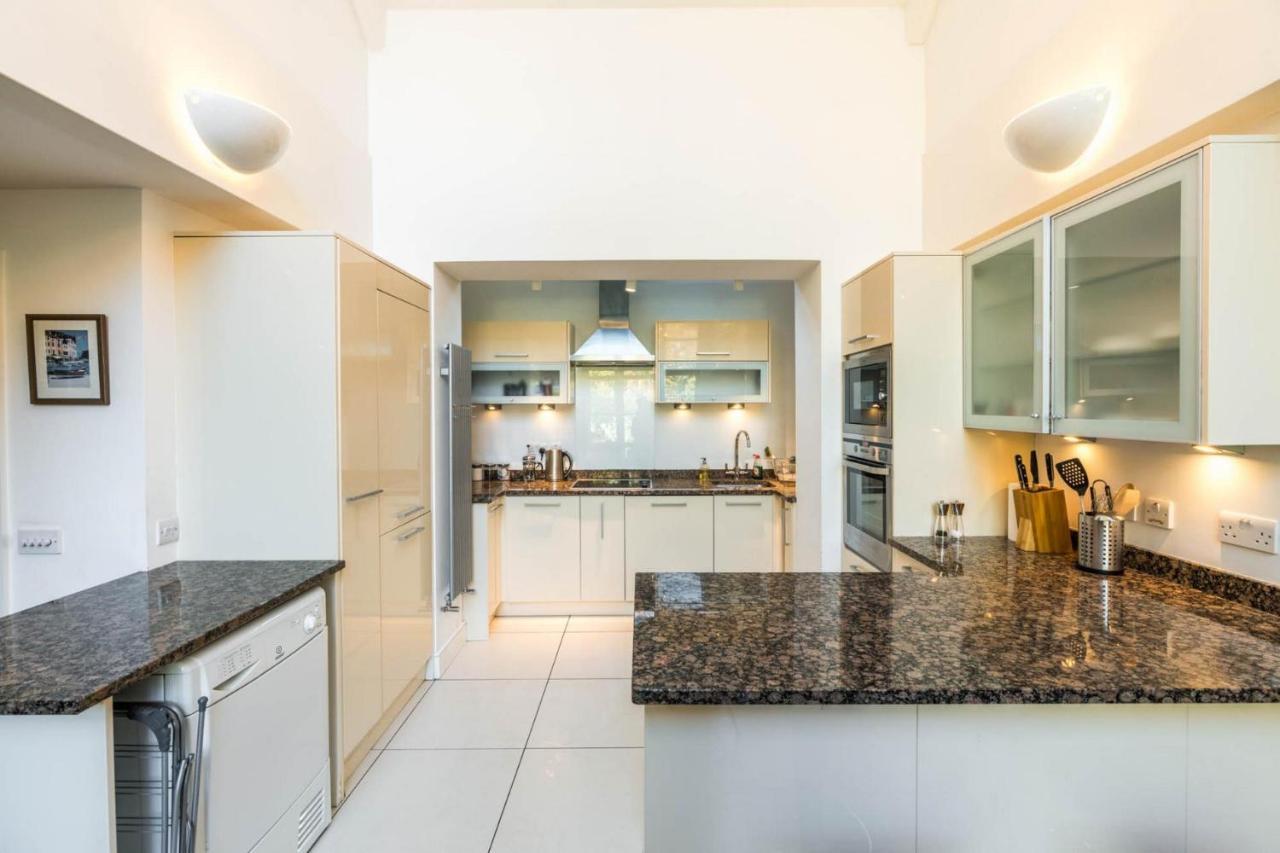 Vakantiehuis Unique 2 Bedroom Converted Artists Studio Londen