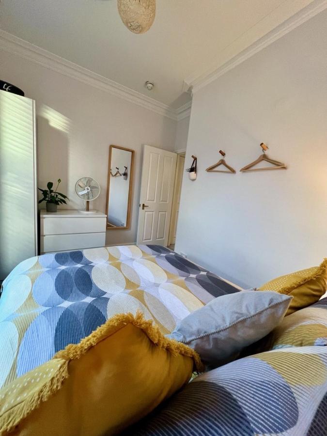 Stylish One-bedroom With Private Patio In Zone 2