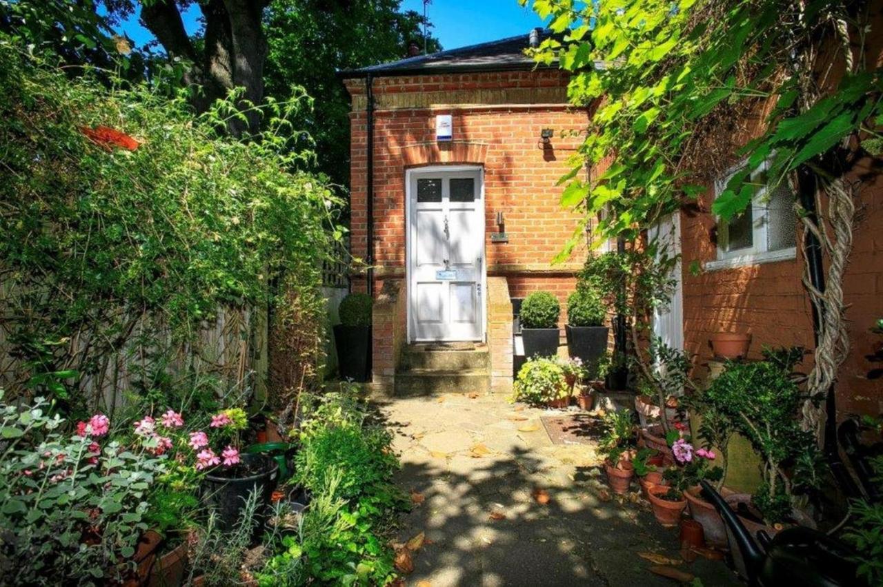 Unique 2 Bedroom Converted Artists Studio Vakantiehuis *
