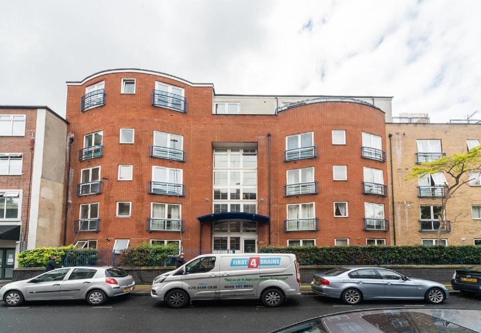 Lovely Penthouse Near Canary Wharf Apartment