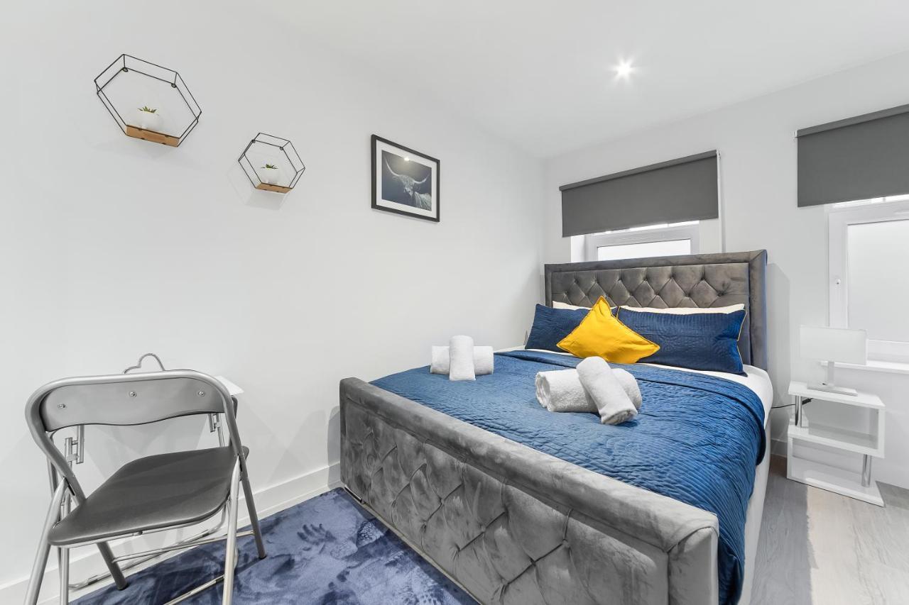 Crystal Palace Suites Guest house *