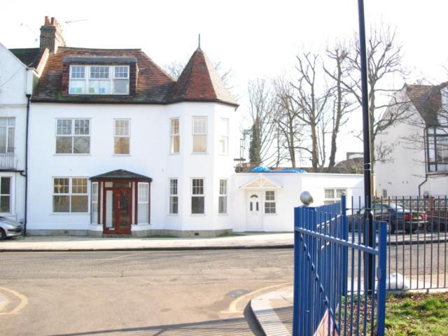 Apartments Convenient Centre And Tottenham Stadium Apartment *